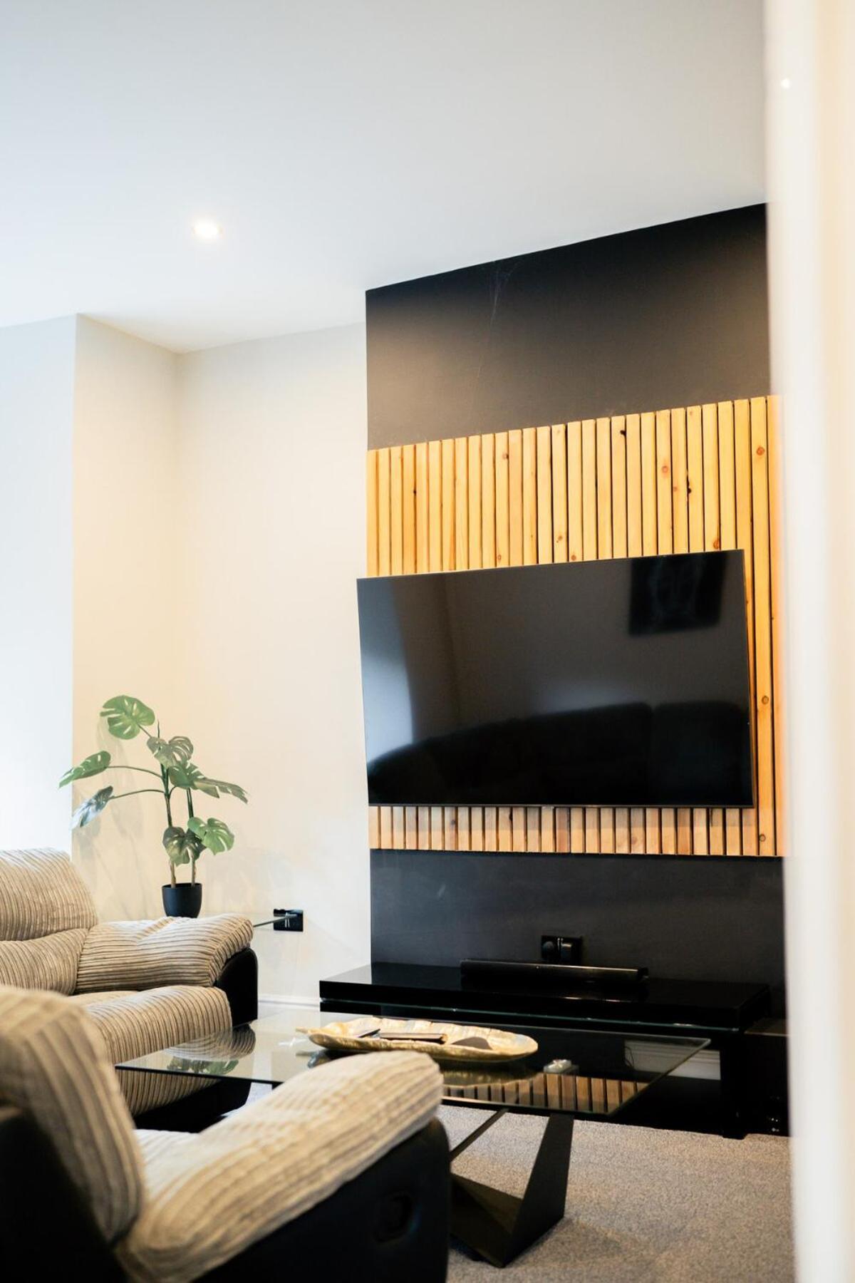 Modern 5 Bedroom Terraced Luxurious House 콜윈베이 외부 사진